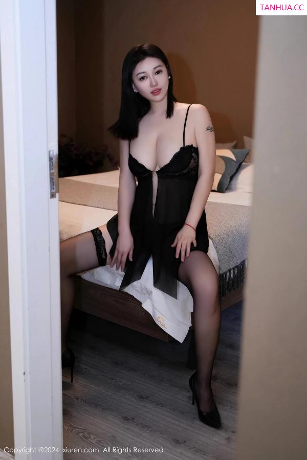   [XiuRen]高清写真图 2024.03.25 No.8281 雅茹老师 黑丝美臀第11张图片